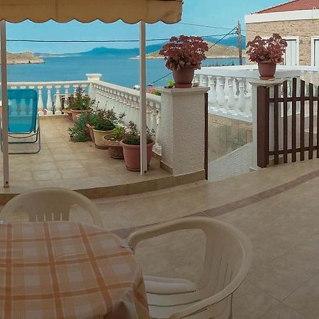 Villa Niovi Chalki Town Exteriör bild